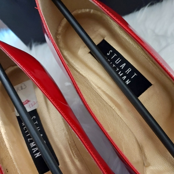 Stuart Weitzman Candy Apple Red Patent Leather Ladies Pumps with Gold Detailing. - Picture 4 of 11